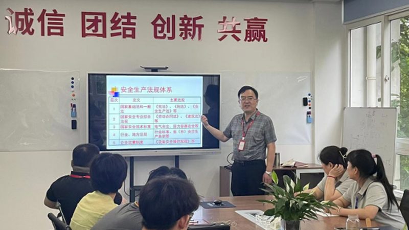 叉车培训学校哪家通过率高？揭秘叉车培训通过率背后的关键因素